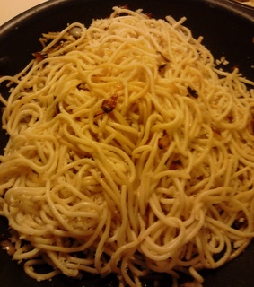 Easy carmalized onion pasta
