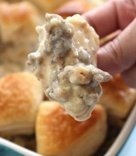 Easy Biscuits and Gravy Casserole